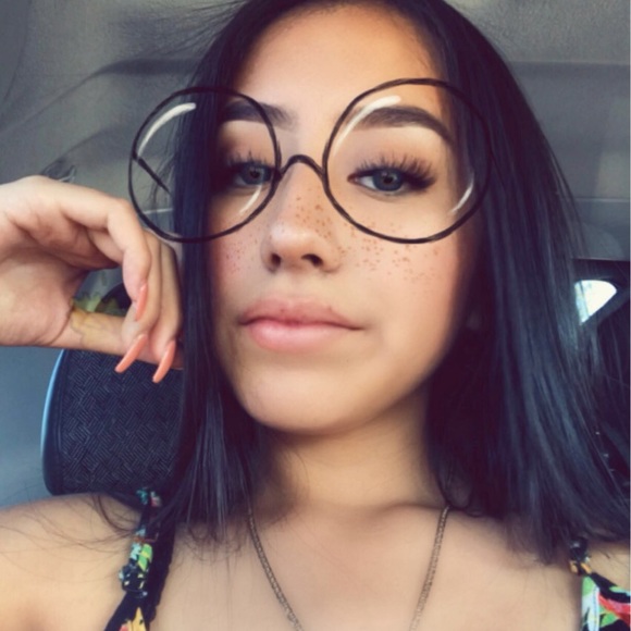 Meet your Posher, Lessly - Picture 1 of 1